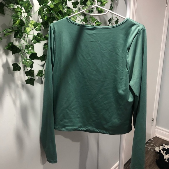Green spandex long sleeve - Picture 2 of 2